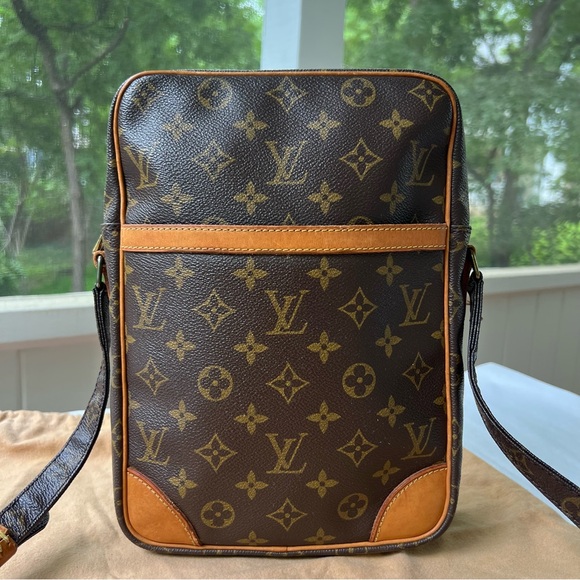 Louis Vuitton Danube MM Crossbody - Picture 1 of 15